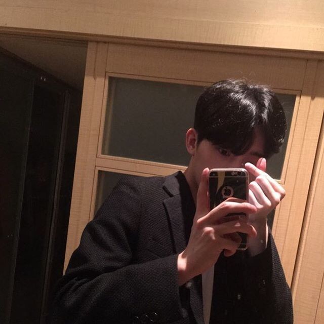 徐离朋媚子