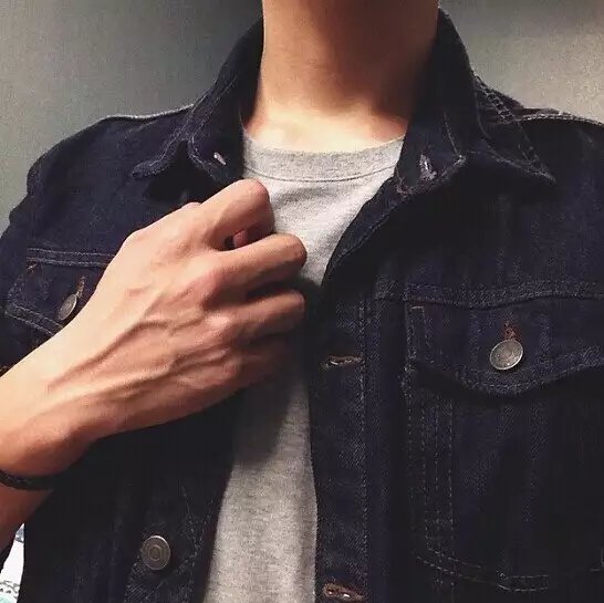 鲍苑进群