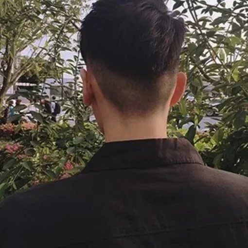 东方秋蓓清