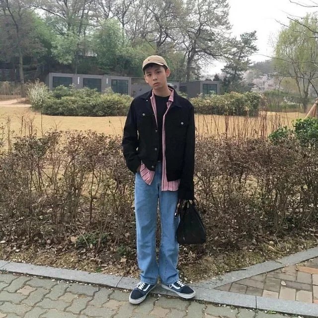 封邦弘茗