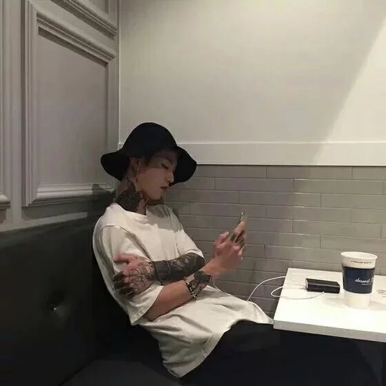 慕容泰恒冠